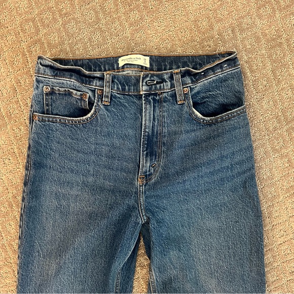 EUC Abercrombie & Fitch The '90s Relaxed Jean High Rise Size 29/8L - Picture 5 of 14